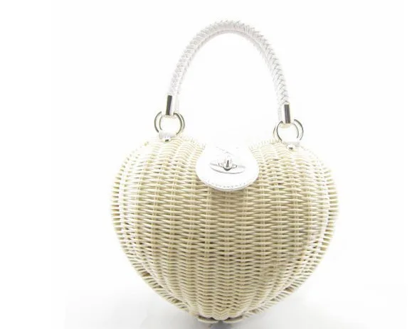 Source Lovely Heart-Shaped Rattan Bag Wholesale Hand-Woven Gift