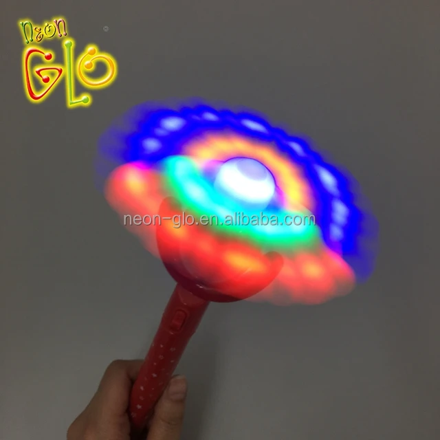 Новый дизайн Высококачественная пластиковая светодиодная ветряная мельница игрушка для детей меняющая цвет Радужный Свет веселого украшения вечеринки