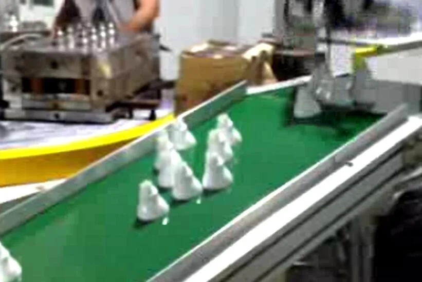 
 Полностью автоматическая вертикальная машина для литья LED лампа держатель делая машину, светодиодные лампы литьевой машины, LED Housing-HM-120T-LR3  