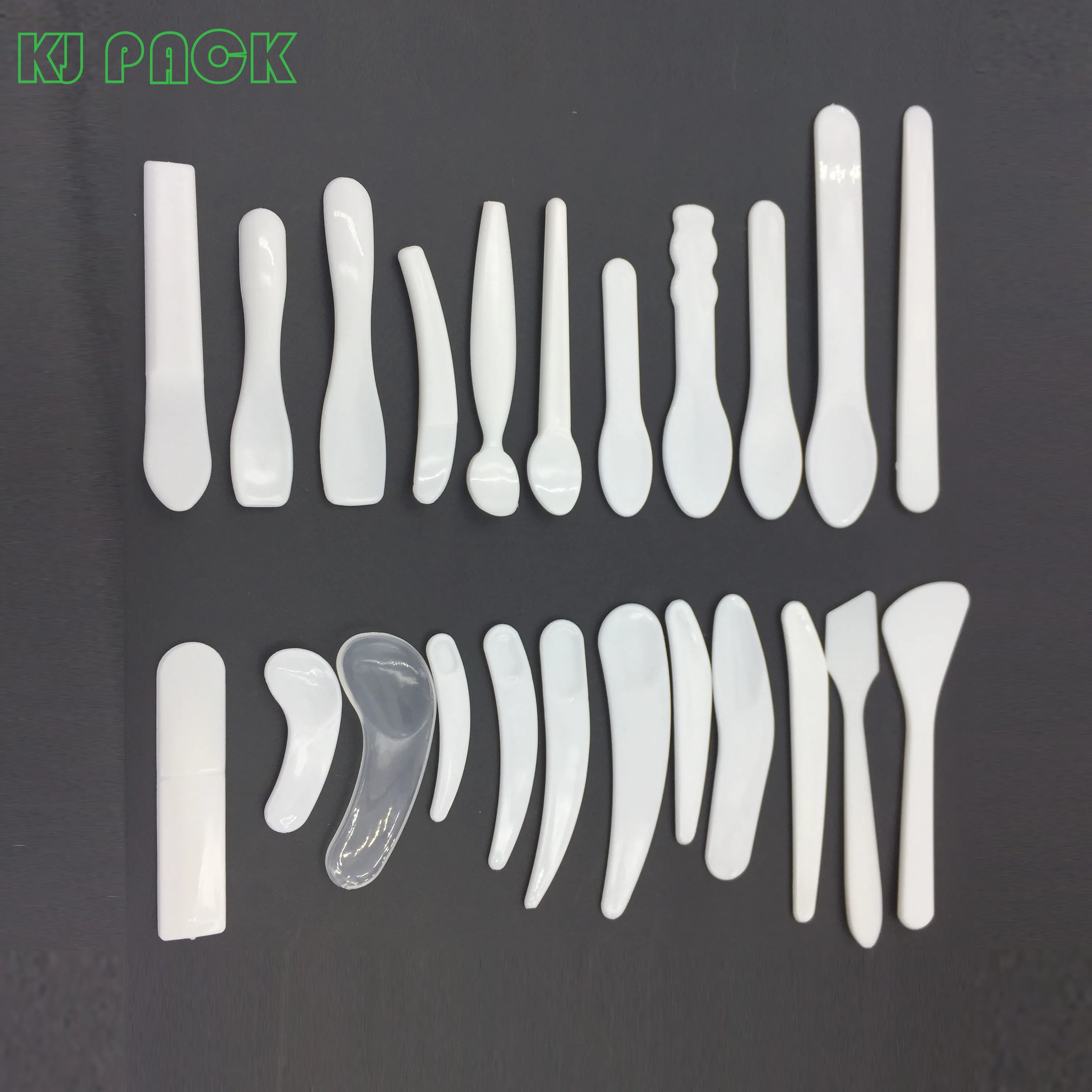 White Small Plastic Cosmetic Spatulas for Facial Eye Cream Spoon Scoop Makeup Spatula Supplier Custom