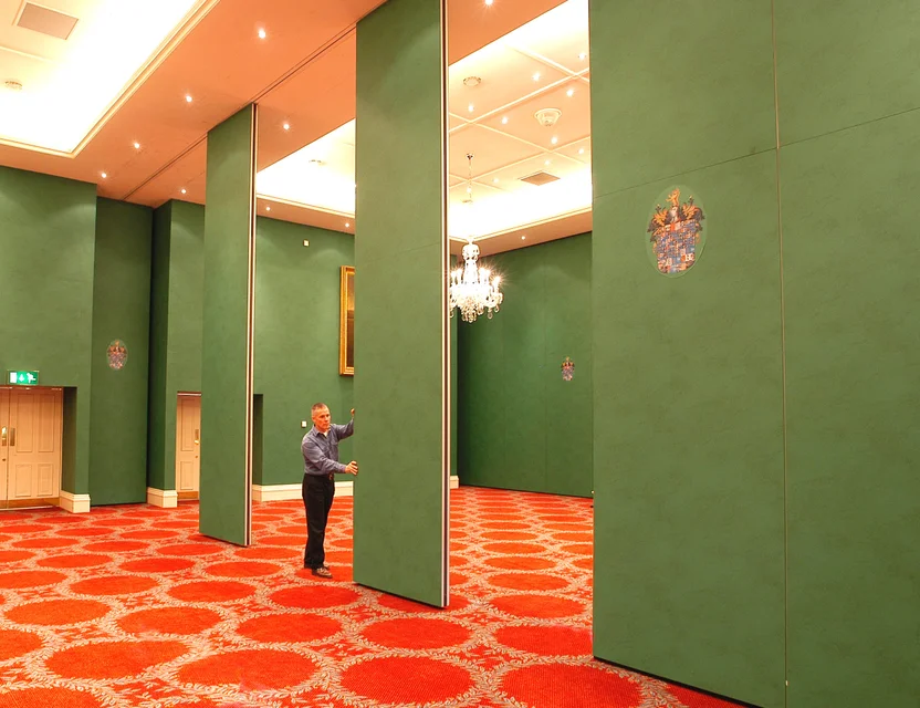Nigeria Ballroom soundproof foldable wall Kenya hotel acoustic movable wall partition from Foshan factory