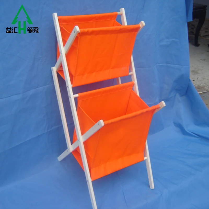 Белый деревянный журнал стойку