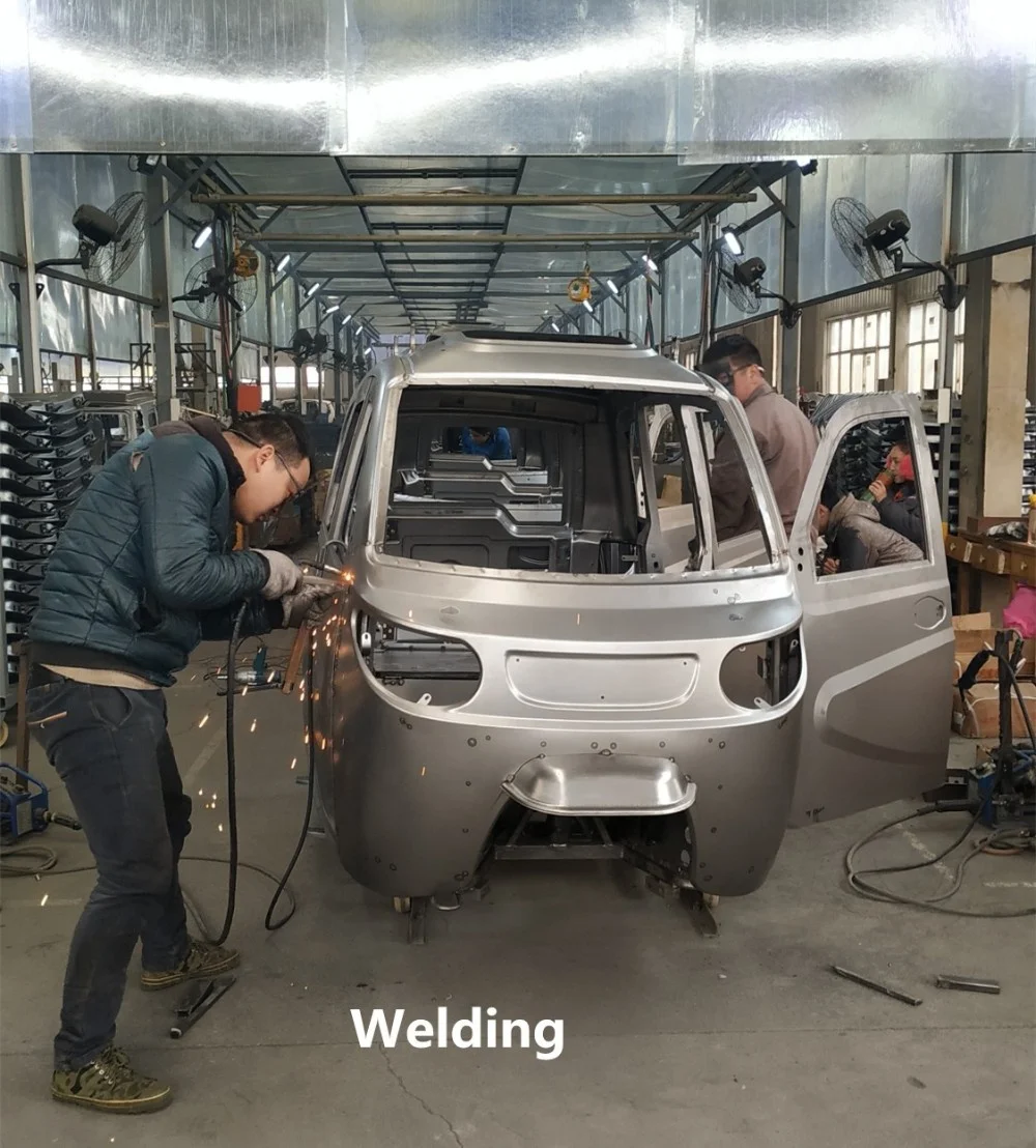 YAOLON Factory Hot Selling Cabin 3 Wheels Motorcycles Closed Body Passengers Gasoline Tricycle Motorized with Roof