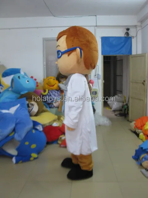 Droga Mascot com casaco de um médico em objetos mascotes Mudança
