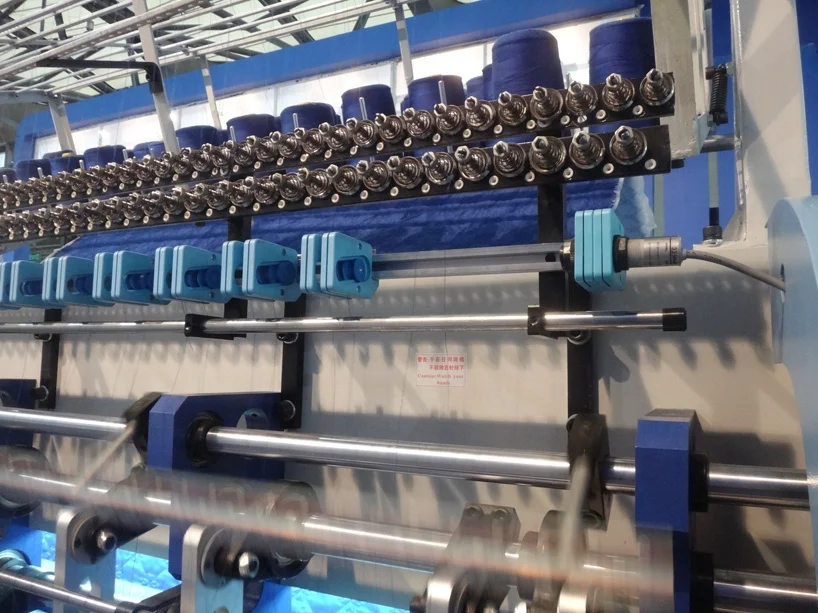 High Speed Yuxing Computer Multi Needle Blankets Quilting Machine Price with Edge Cutting Device