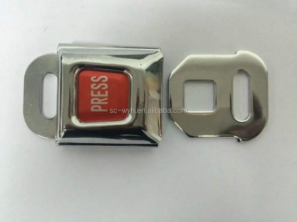 Металлическая пряжка ремня безопасности