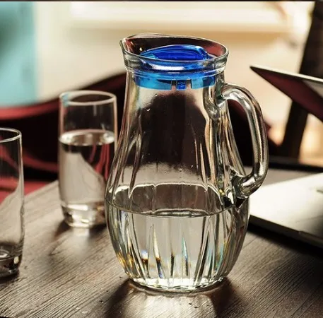 SUSTEAS Jarra de vidrio de 2 litros, jarra de agua con tapa extraíble y  mango ancho, jarra de jugo fácil de limpiar para refrigerador, jarra de