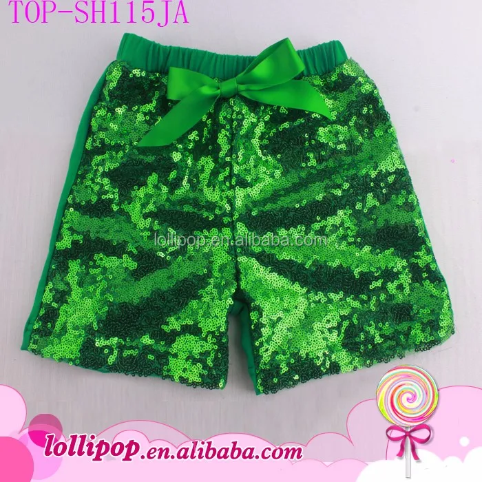 outfit short verde