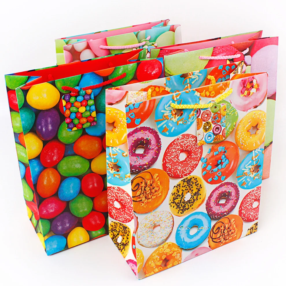 Мешок сладостей. Пакет сладостей. Вкусняшки в пакете. Пакет сладостей. Конфеты в пакете.