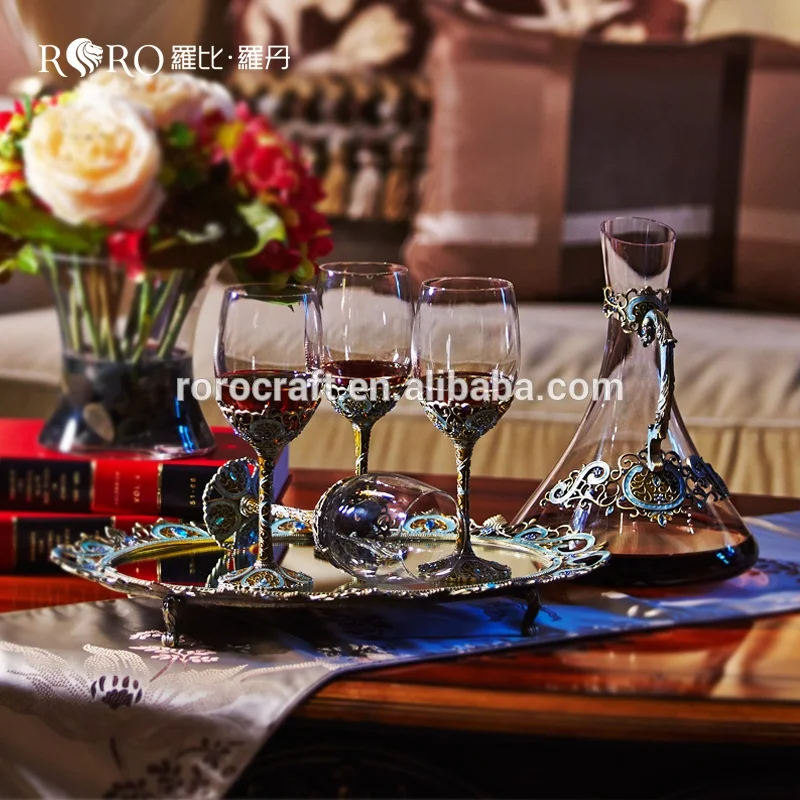 
 Набор хрустальных бокалов RORO для красного вина с классическим узором  