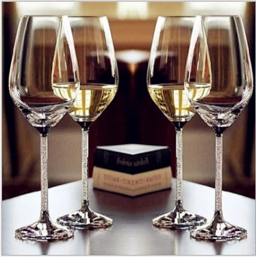 長い茎 赤ワイングラス 飲用グラス クリスタルカップ付きの透明な背の高い飲用赤ワイングラスカップ Buy 赤ワインガラスカップで幹 クリア背飲料赤ワインガラスカップで幹 飲料ガラスカップ Product On Alibaba Com