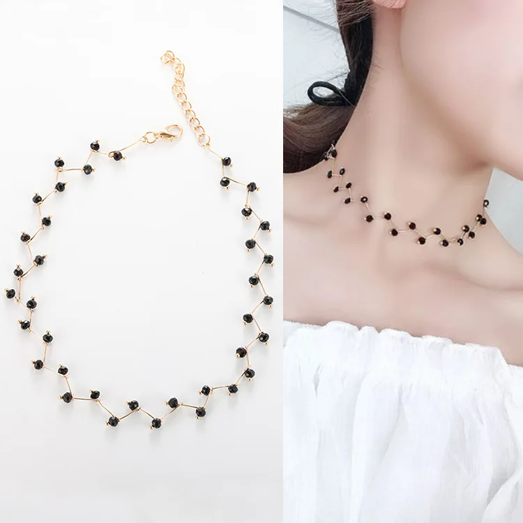 Short Clavicle Chain Black Crystal 