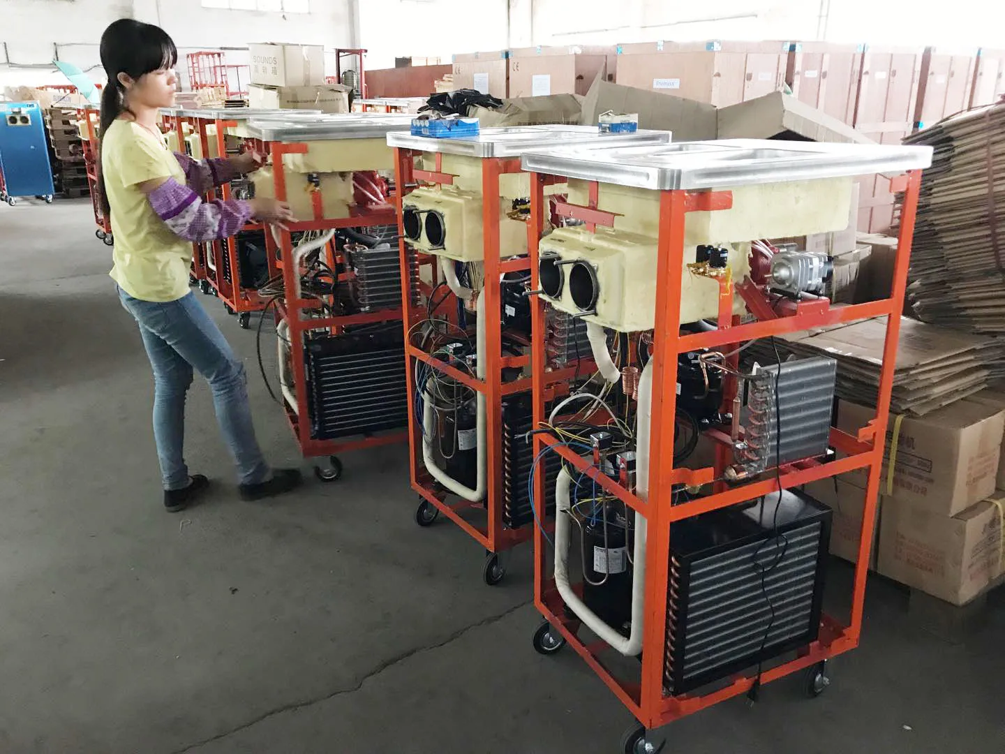 Высокоэффективная машина для производства мягкого мороженого 25 кг в час