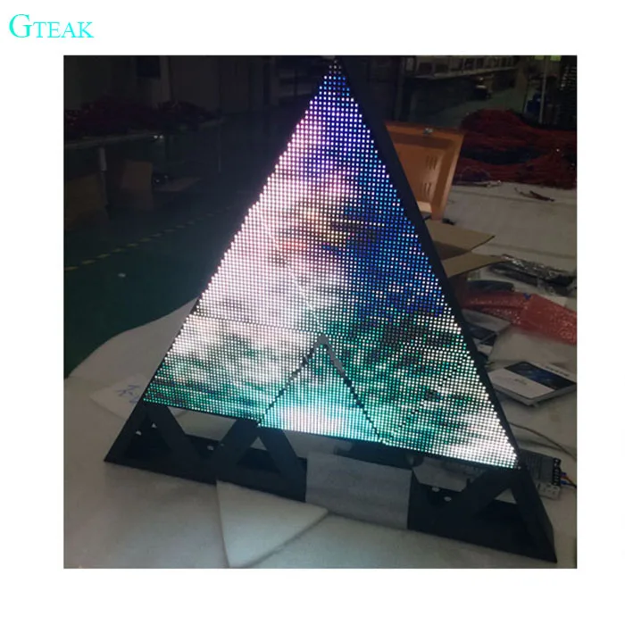 customized size triangle led display full
