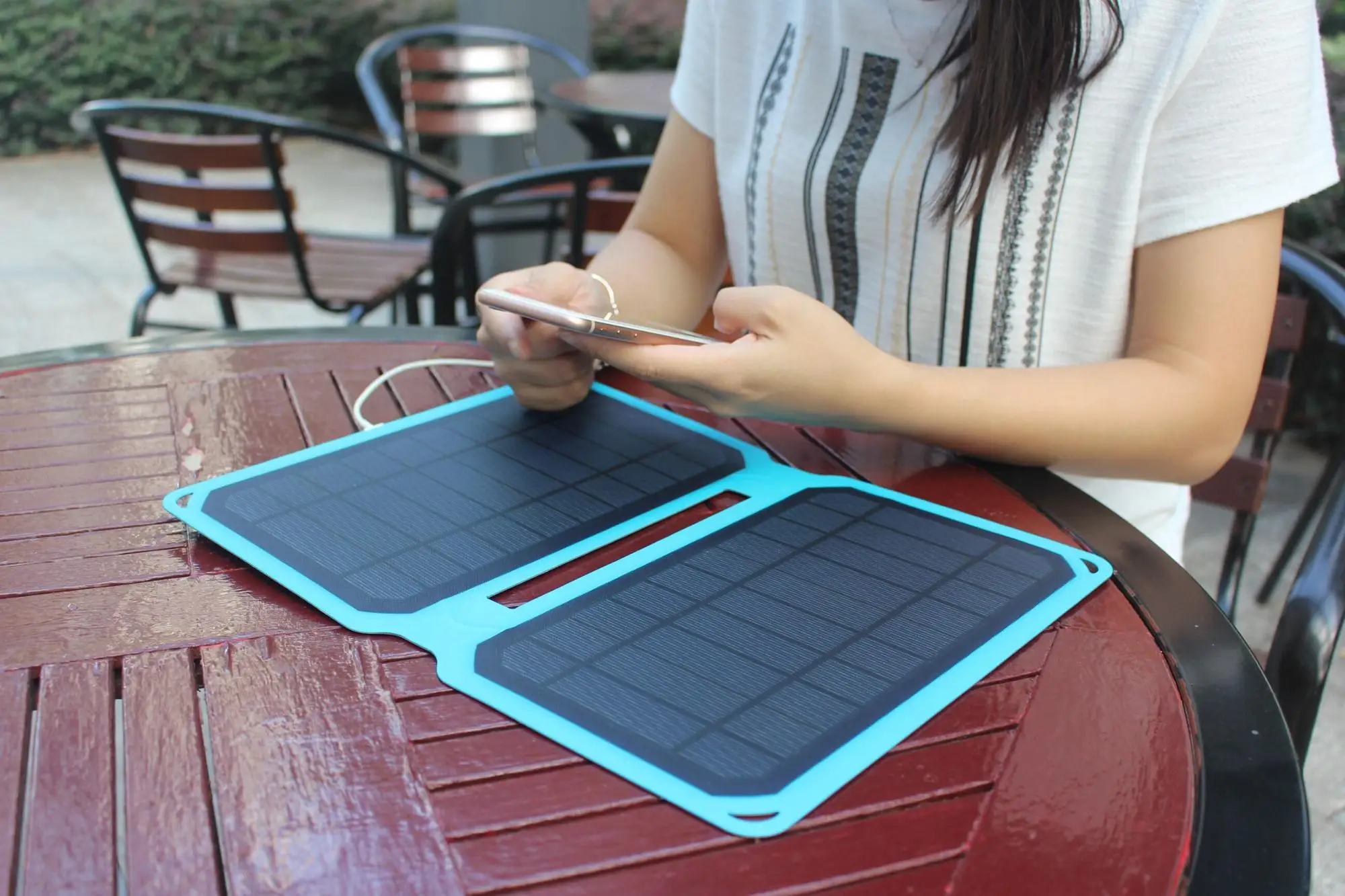 
FlexSolar Ультра тонкое складное солнечное зарядное устройство для мобильного телефона 