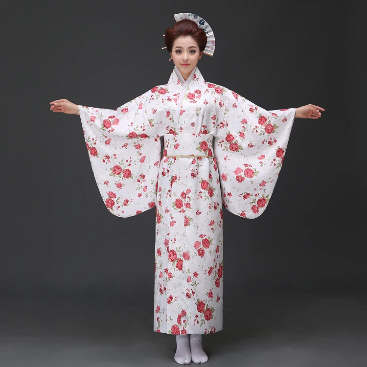 Традиционное женское кимоно