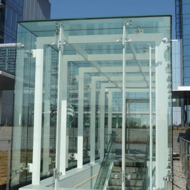 Безрамное остекление миро. Безрамное остекление террасы. Ресторан кайф. Панорамное безрамное остекление lumon. Безрамное остекление книжка.