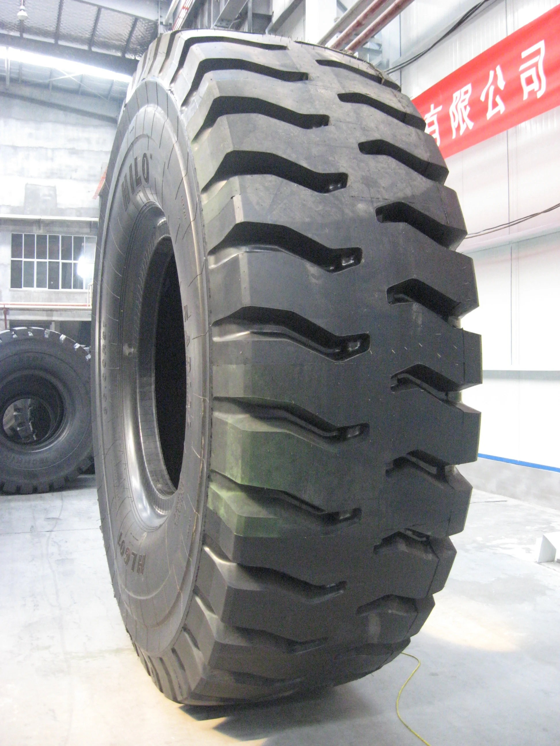Otr Tire 17.5R25 20.5R25 23.5R25 26.5R25 29.5R25 2700R49 35/65R33 High Quality Low Price Otr Tyre