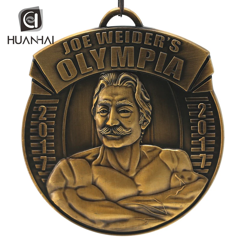 Making medals. Медаль с машиной. Медаль с машинкой.