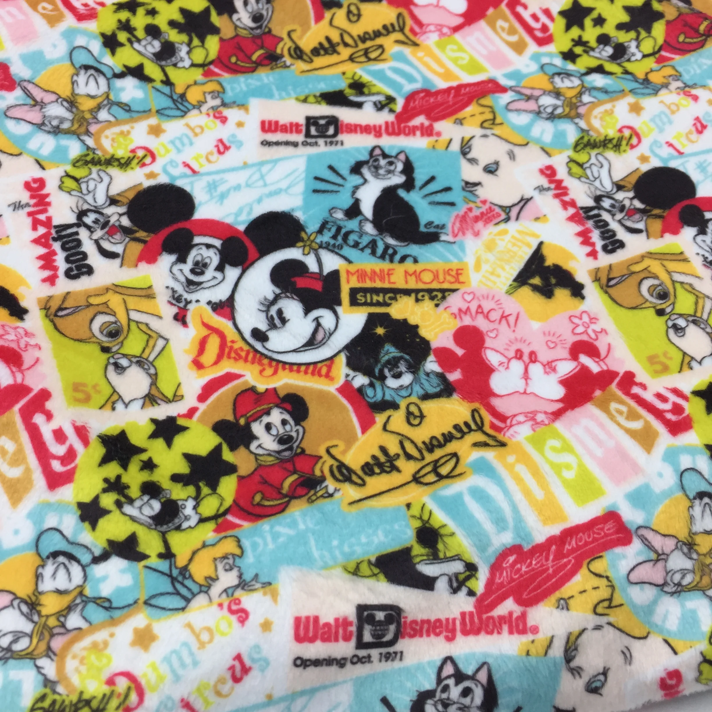 
 Фабричная прямая пользовательская печать Американский знаменитый мультфильм мягкий длинный ворс пользовательский принт Minky ткань для детского одеяла  