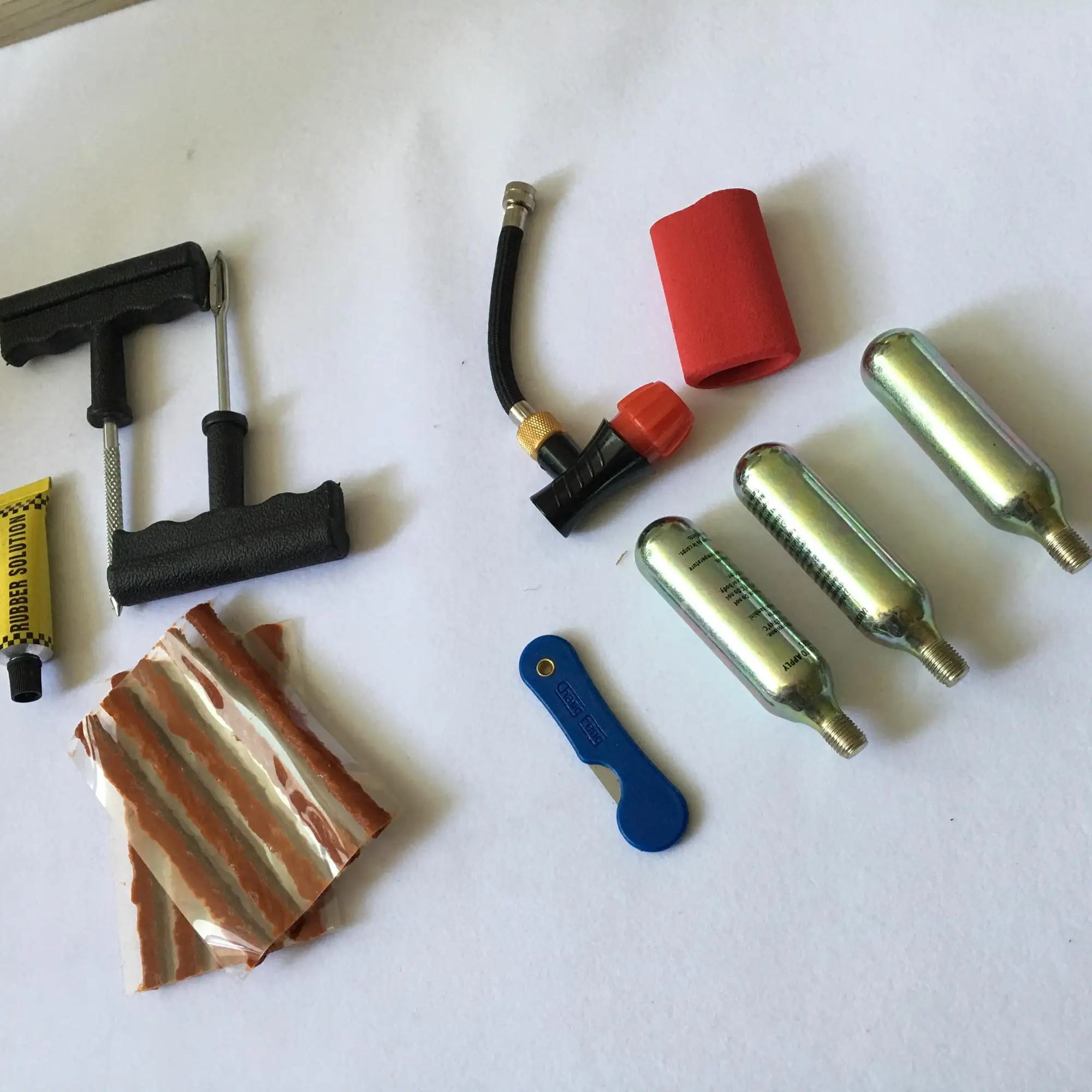 Набор для ремонта бескамерных шин мотоцикла с картриджем Co2 + шнуры цемент спуск и сумка переноски Isuzu