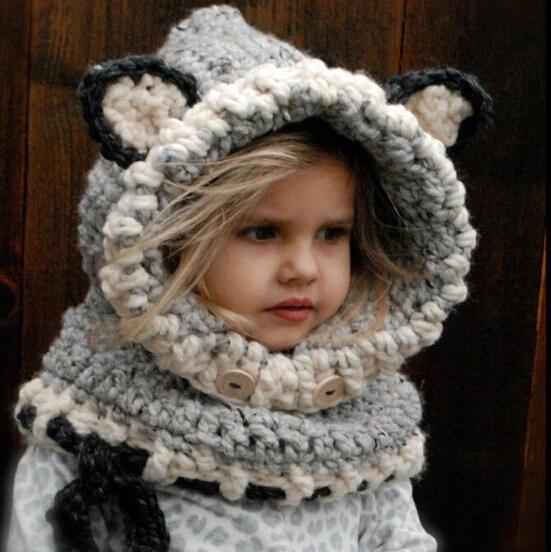 
Детская зимняя шапка с шарфом ручной работы 