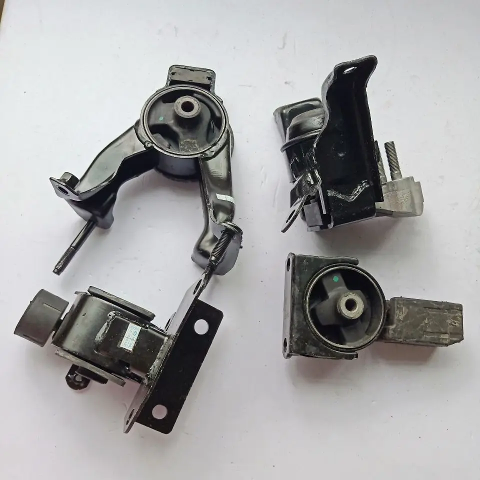 High Quality Rubber Engine Mount Set for Geely Emgrand 718