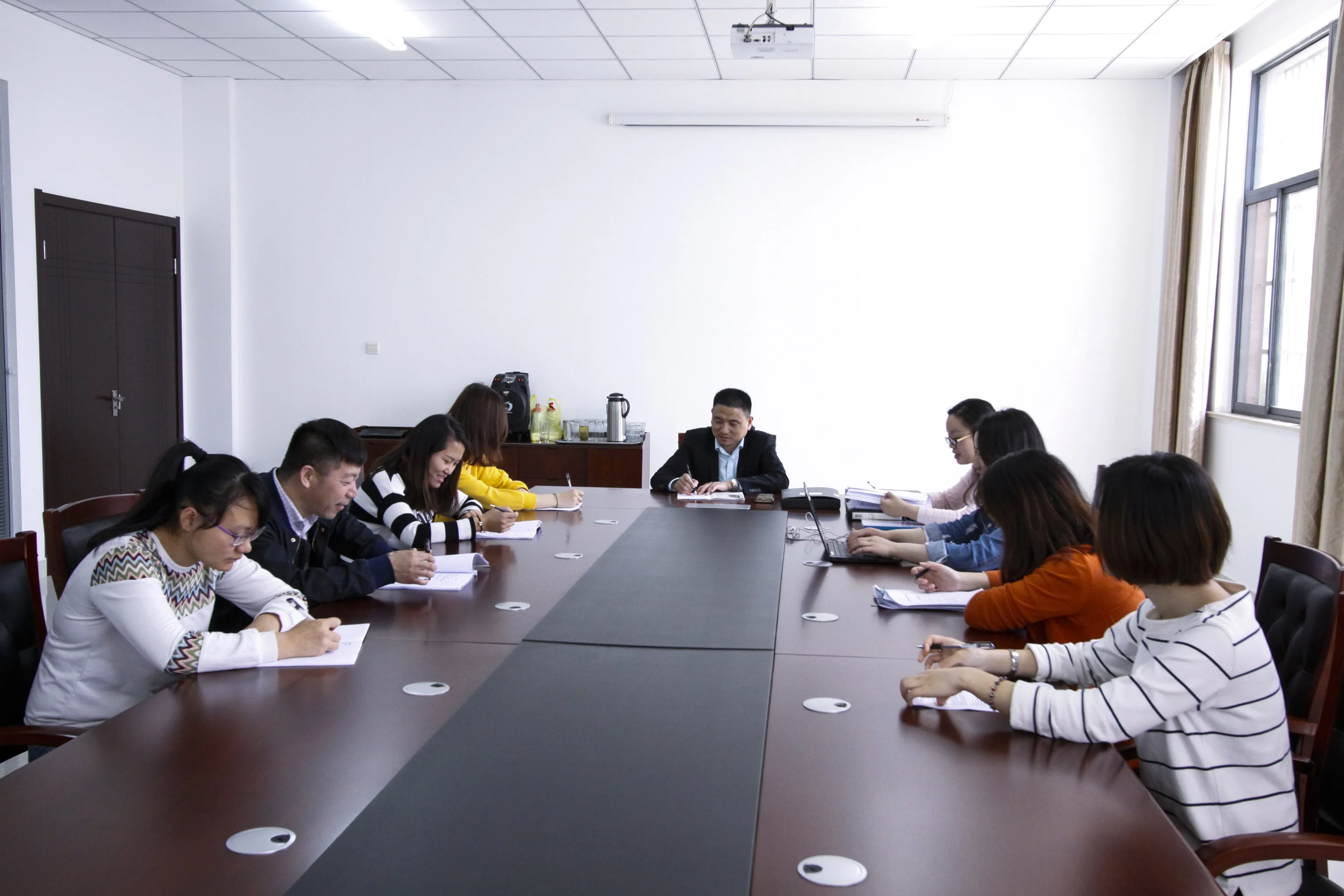 Yangzhou Goldenwell Import & Export Co., Ltd. 1