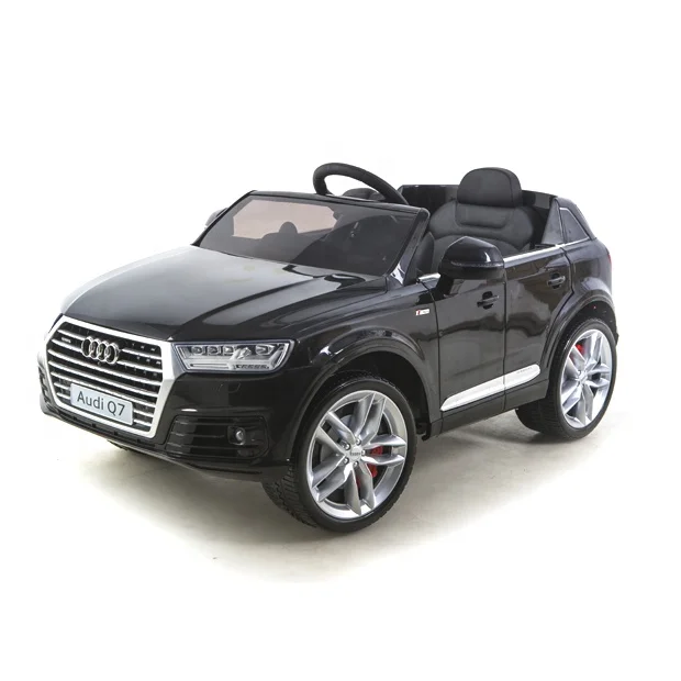 アウディ乗り物 キッズカー 電動 ライセンス済み AUDI Q7 キッズ