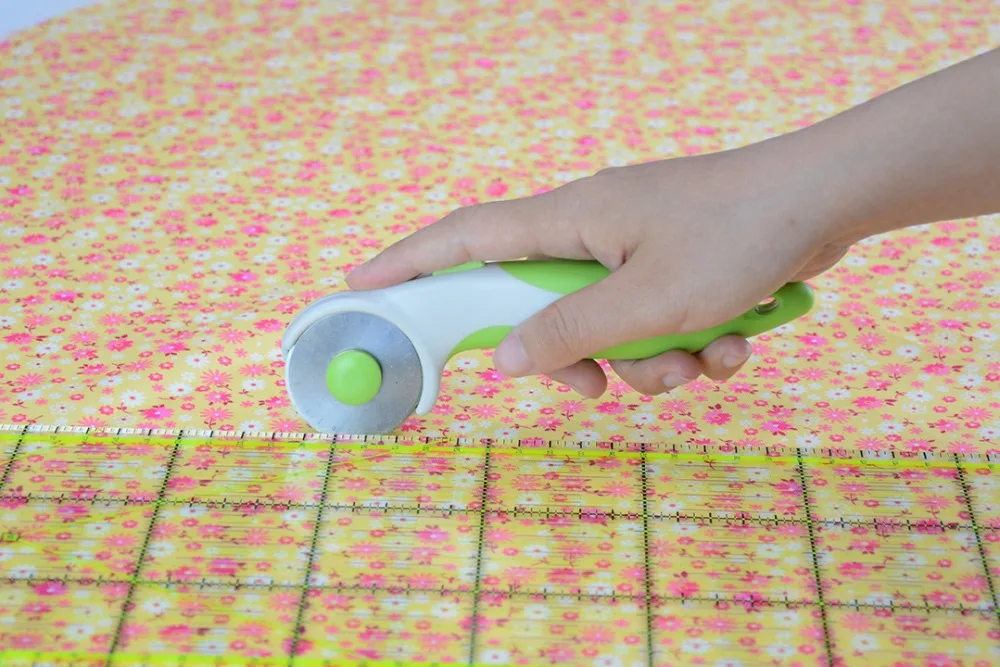 Стабильная поставка из Тайваня, квадратная линейка для шитья «сделай сам» 12,5x12,5, пластиковая линейка для квилтинга и ткани