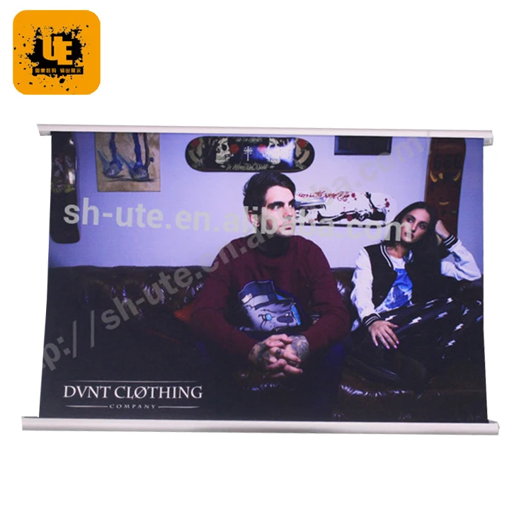 Висит ПВХ баннер, открытый забор баннер