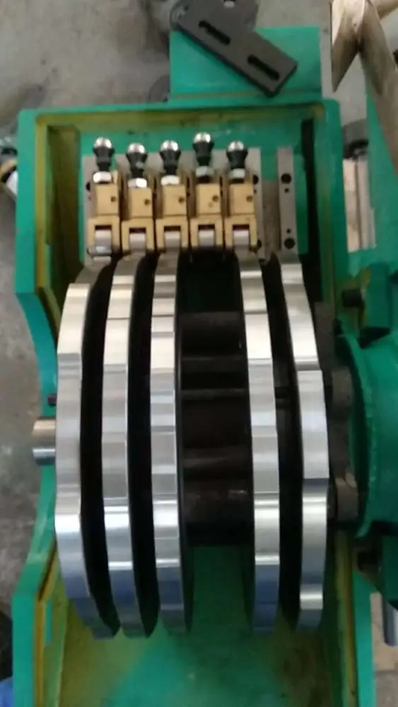 High-Speed Raschel Warp Knitting Machine with Double Jacquard Blanket