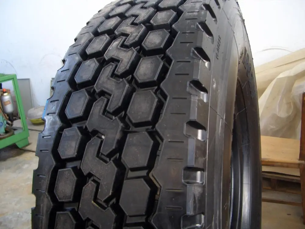 Otr Tire 17.5R25 20.5R25 23.5R25 26.5R25 29.5R25 2700R49 35/65R33 High Quality Low Price Otr Tyre