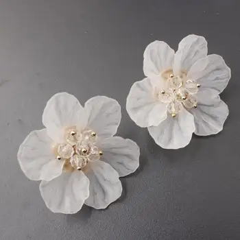 Polyresin flower design earrings for girls