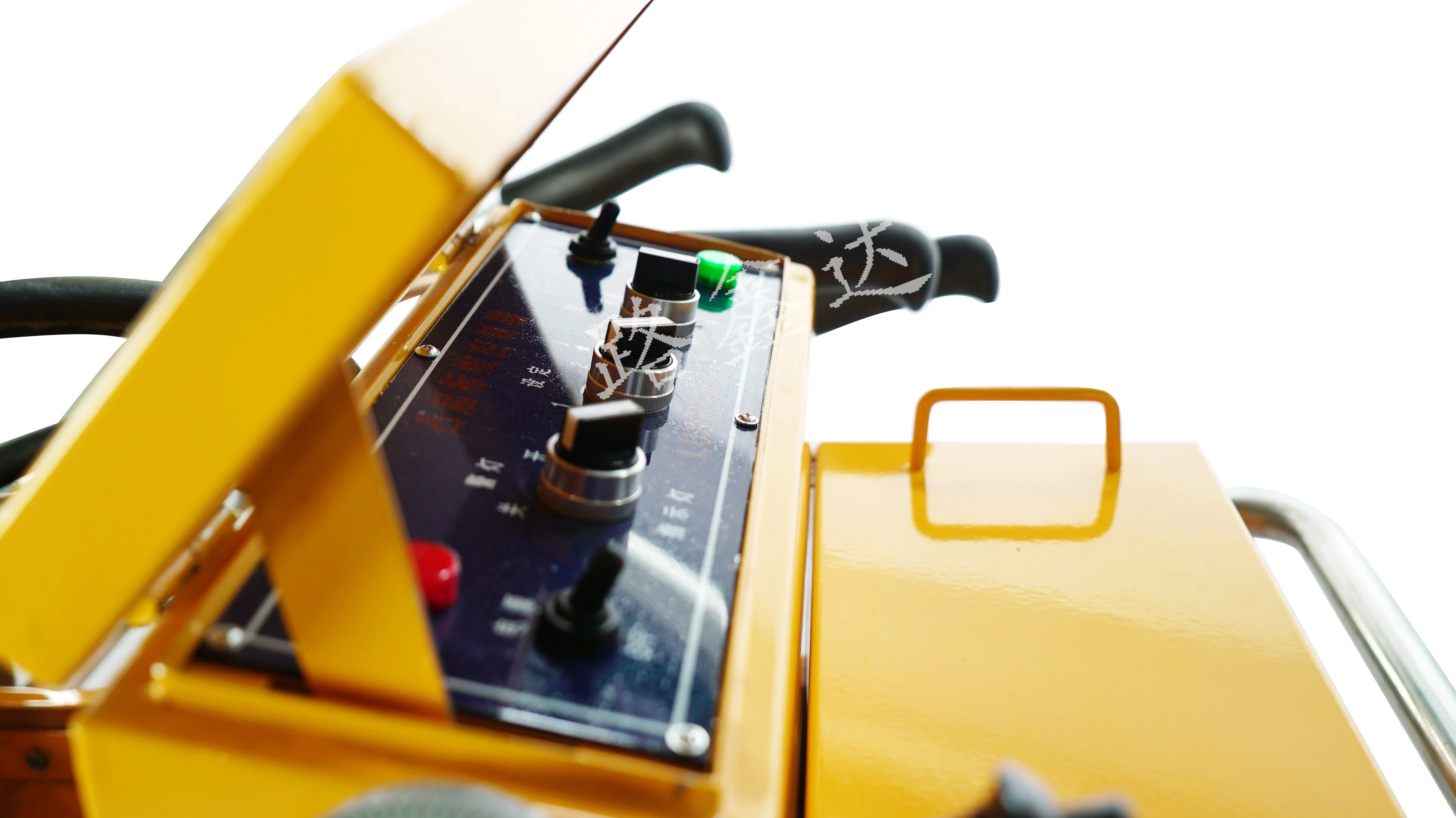 Самоходная машина для дорожной маркировки LXD с выпуклой