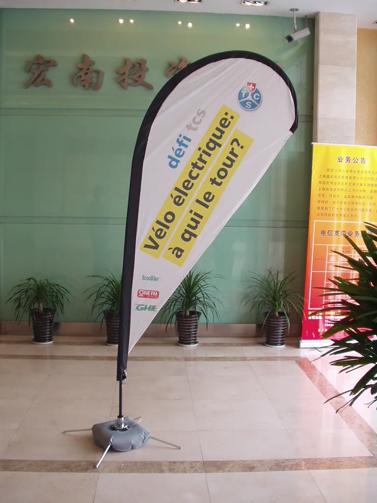 Promotional advertising bow banners / custom Flying beach teardrop flag and stand factory