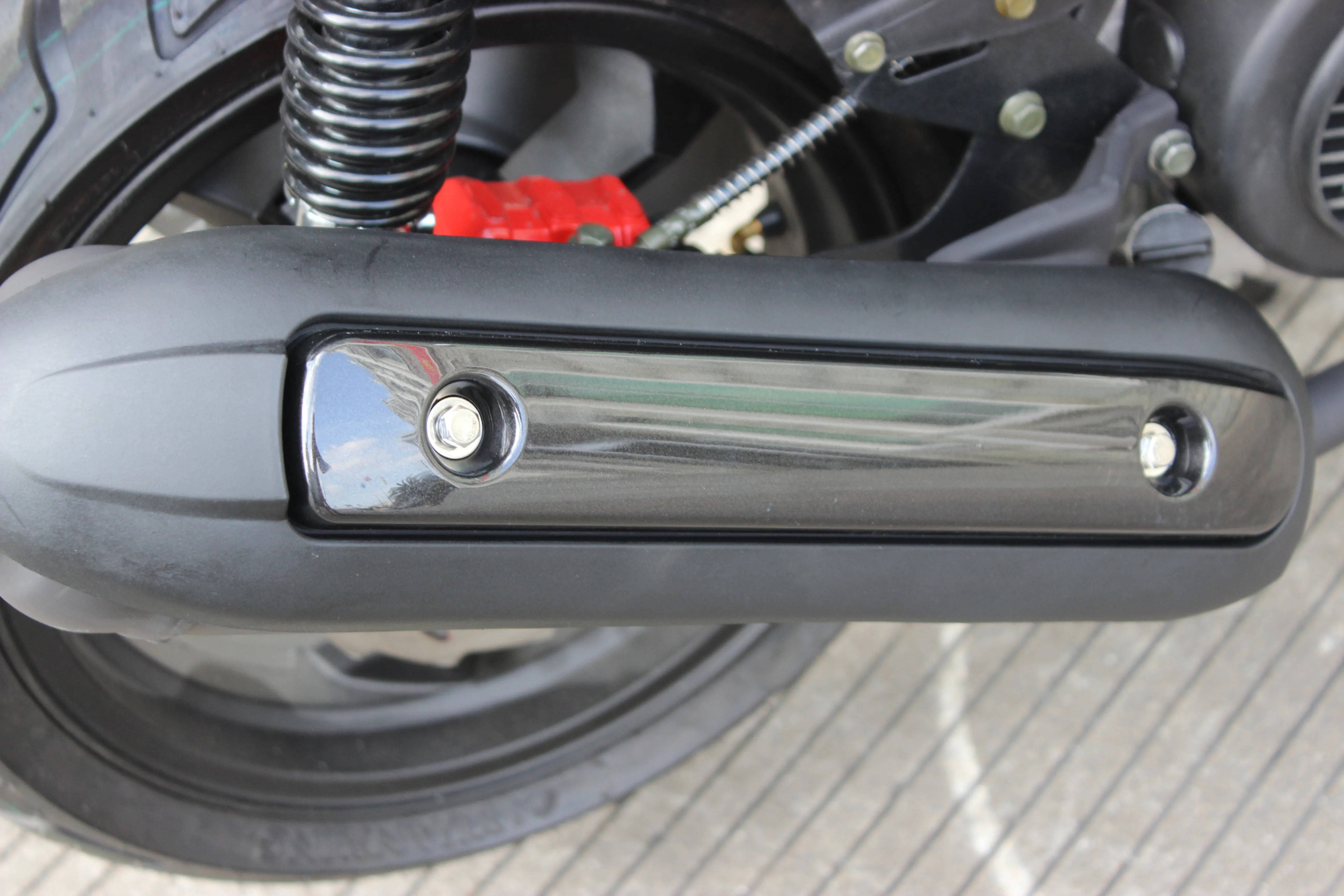 
Jiajue 150cc запатентованный дизайн, воздушное охлаждение GY 7 мощных бензиновых скутеров. 