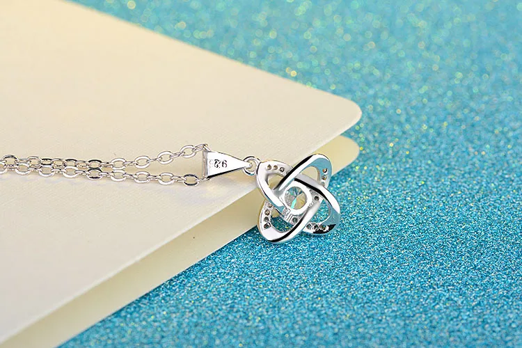 Hot Sale Women's Four Leaf Clover Necklace Silver Plating Lucky Bamboo Chain Zircon Main Alloy New Design Pendants Anniversary