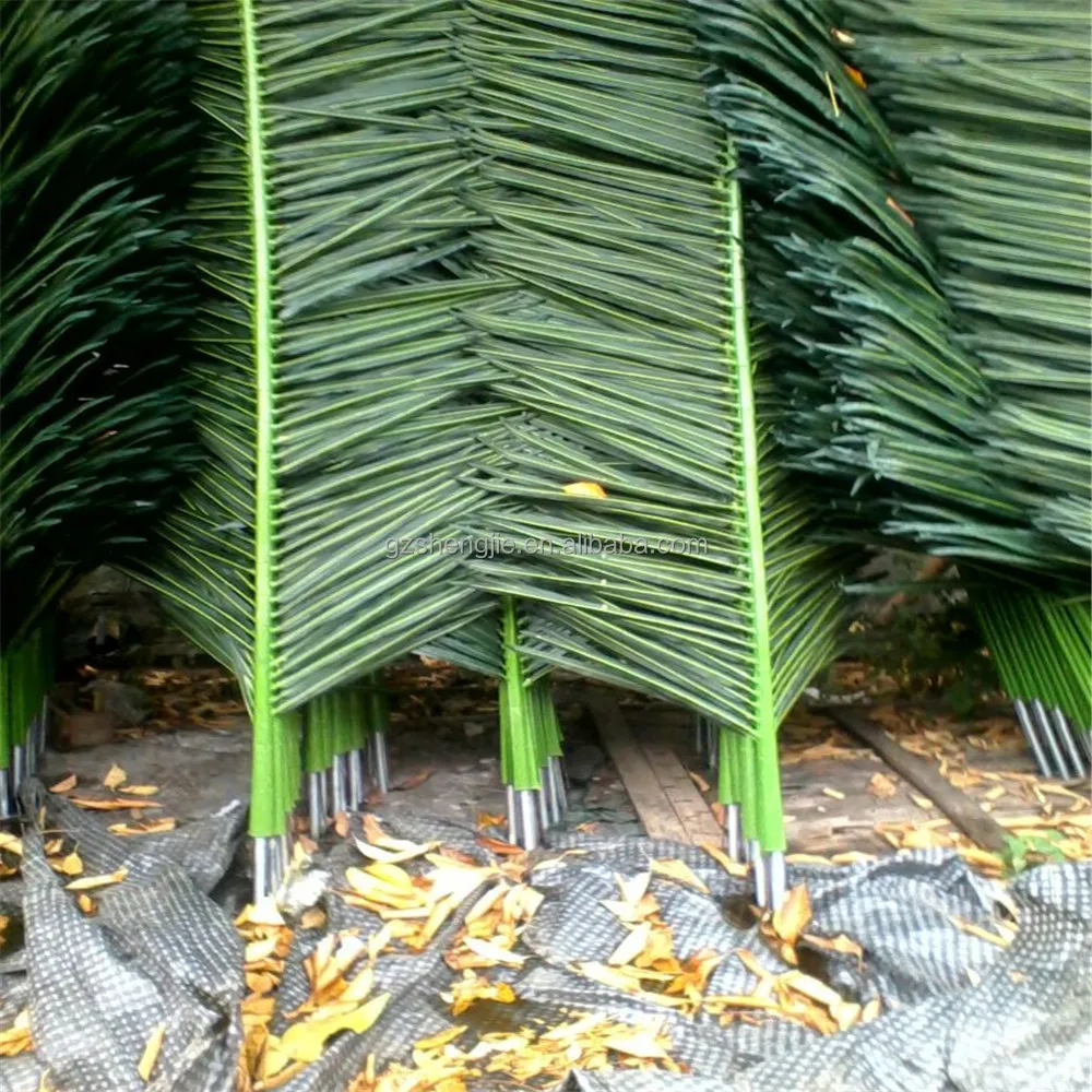 
 Искусственные листья кокосовой пальмы, крыша, дешевые искусственные листья и ветки пальмы  