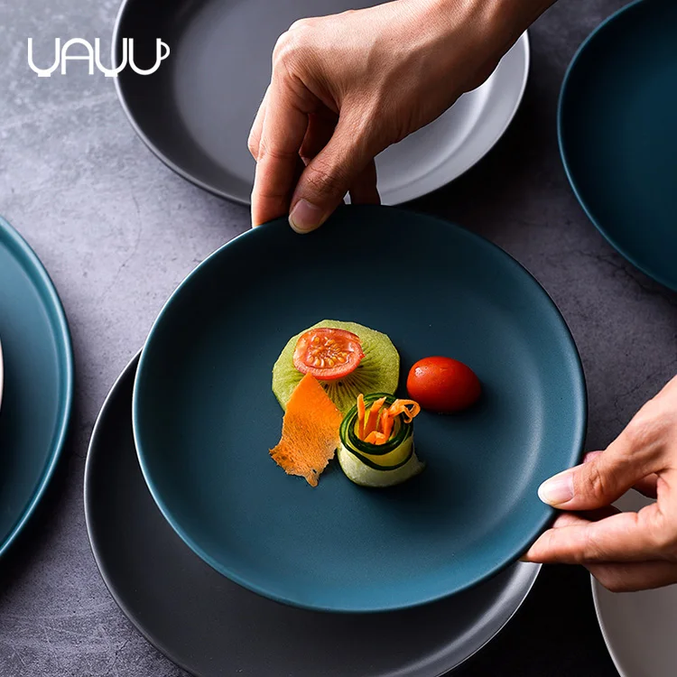 Wholesale Nordic Style Round Matte Glazed Colors Decorative Plate Cheap Dinner Ceramic Plate Set