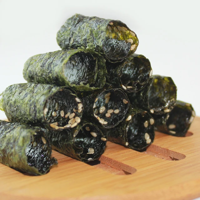 Roasted Process Crispy Seaweed Roll with Sesame Instant Chips