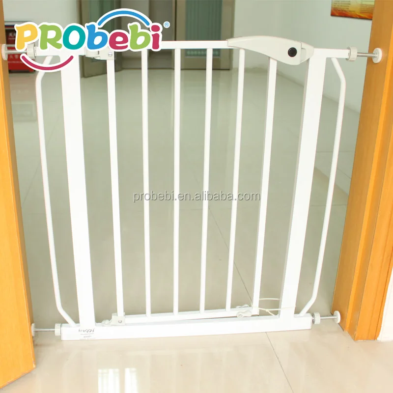 baby gate with pet door