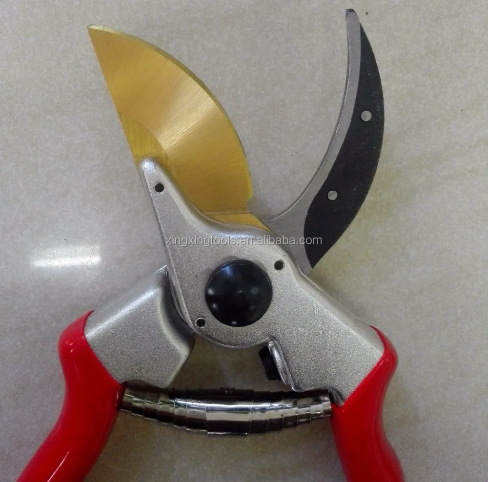 Pruning Shear With Titanium Plated Blade