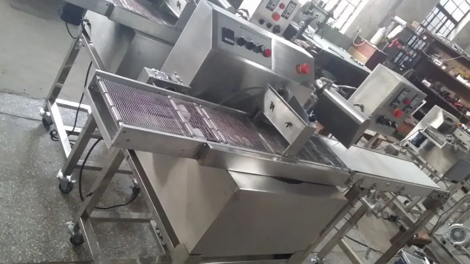 OEM Automatic 8kg Chocolate Enrobing Coating Machine Food Grade Stainless Steel Chocolate Making Production Line