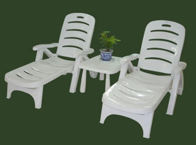 plastic beach chairs for sale