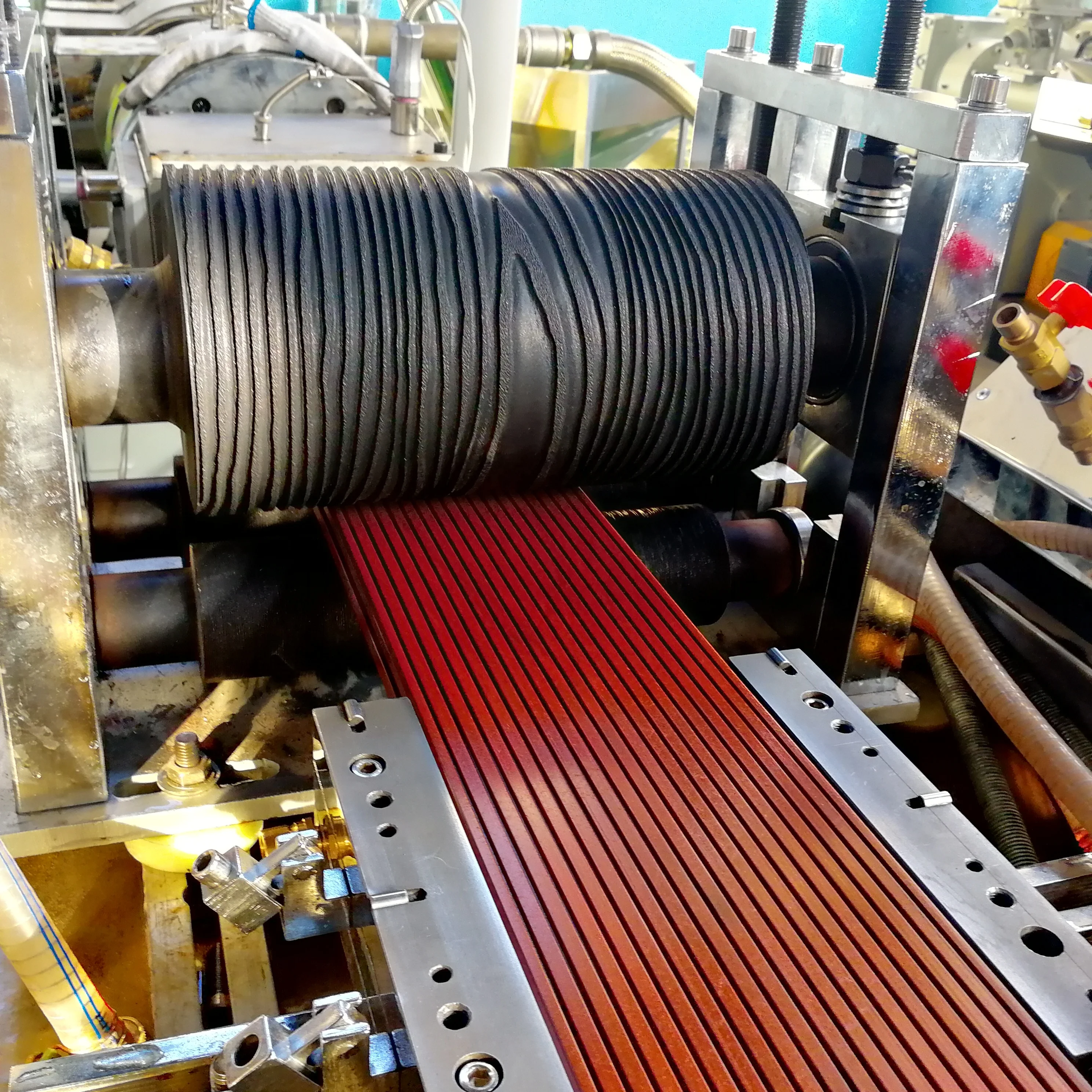 Переработанный полипропилен ПЭ пластик и Древесина WPC террасный Профиль Экструдер машина под ключ завод производитель заводская