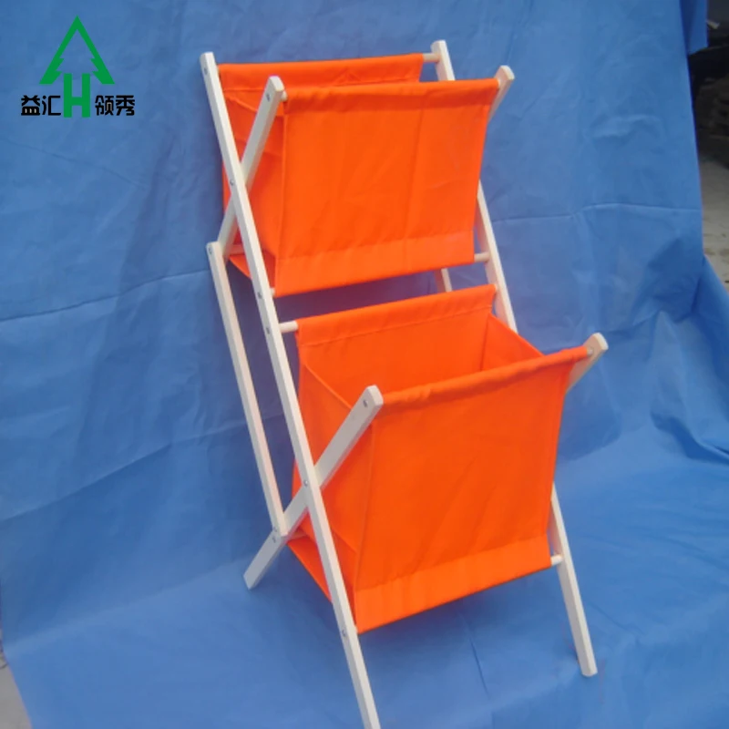 Белый деревянный журнал стойку