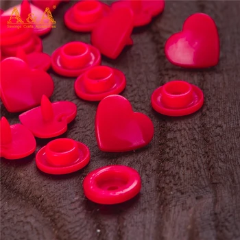 Snap Clip Button Fastener Heart Shape Plastic Buttons Plastic Pom,plastic Resin 4 Part Buttons for Garment Good Quality
