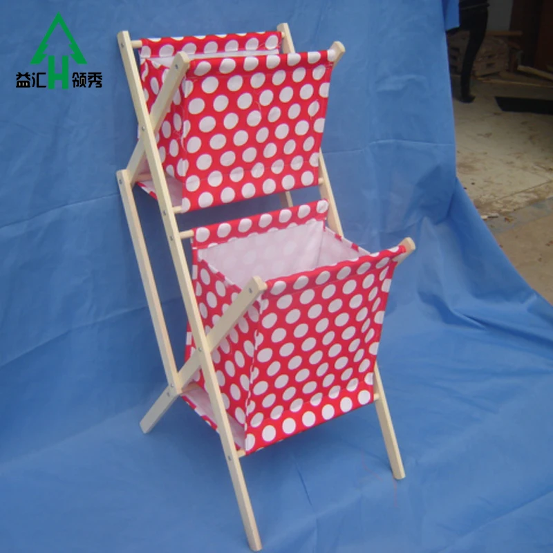 Белый деревянный журнал стойку