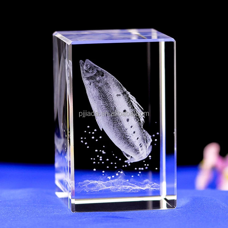 卸売お土産ギフト魚K9レーザー刻印クリスタルガラスキューブ文鎮